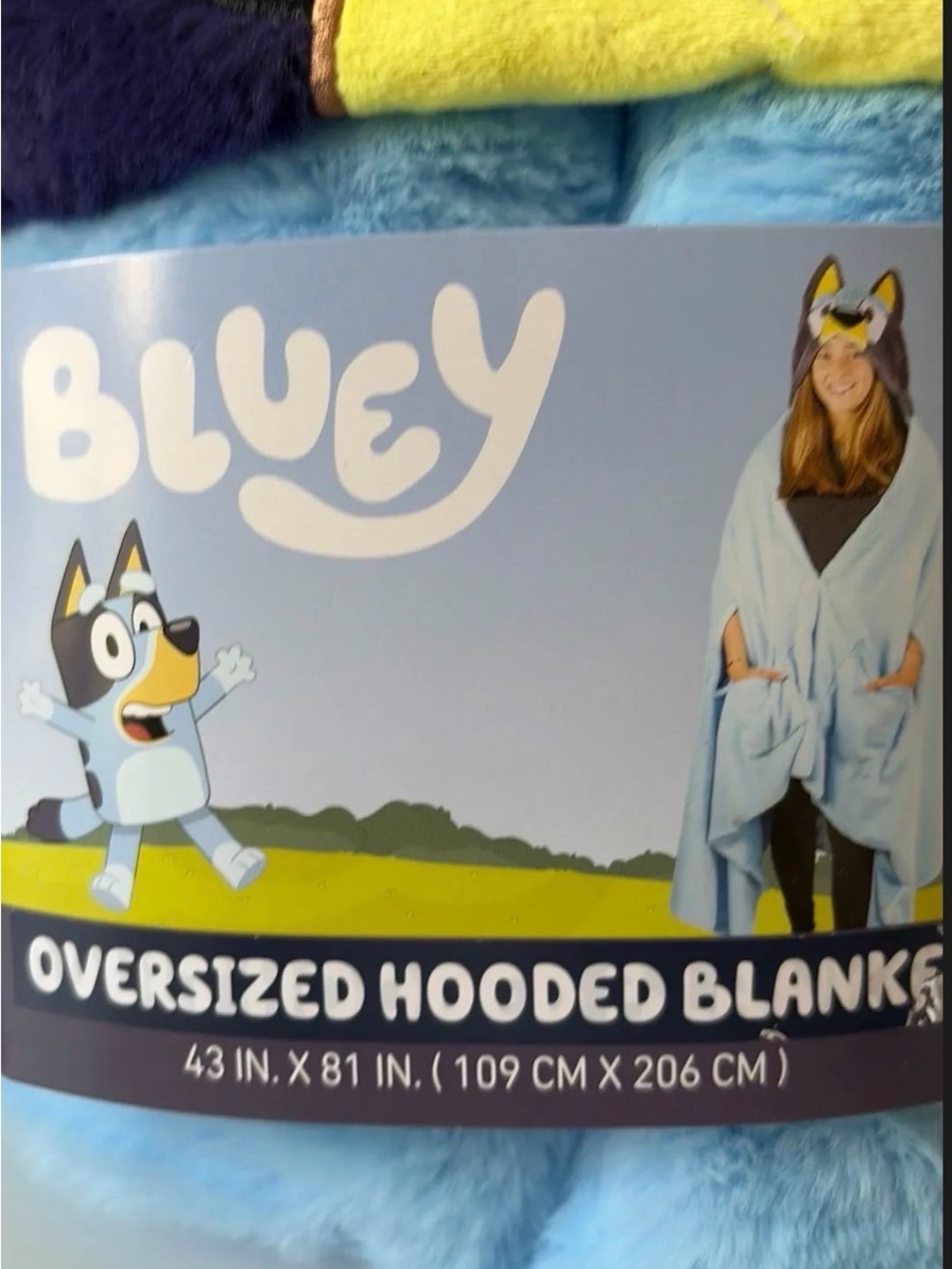 Bluey Oversized Hooded Blanket - Light Blue & Navy - Picture 2 of 4